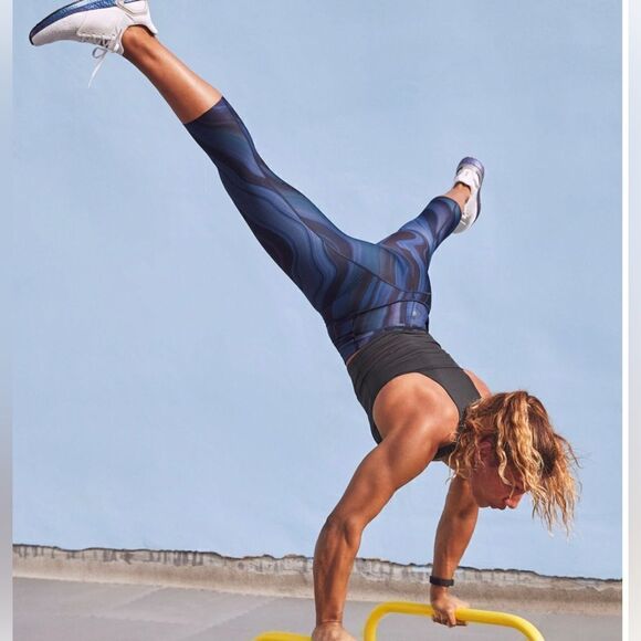 Athleta accelerate geode crop - Picture 5 of 12